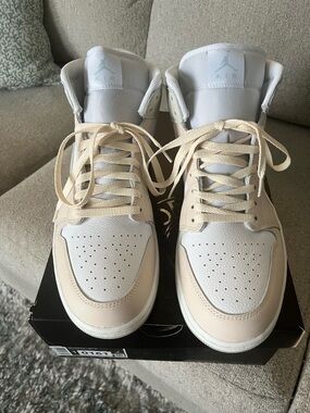Nike Air Jordan 1 Mid Men’s Sneakers - White / Beige Size 12 NEW